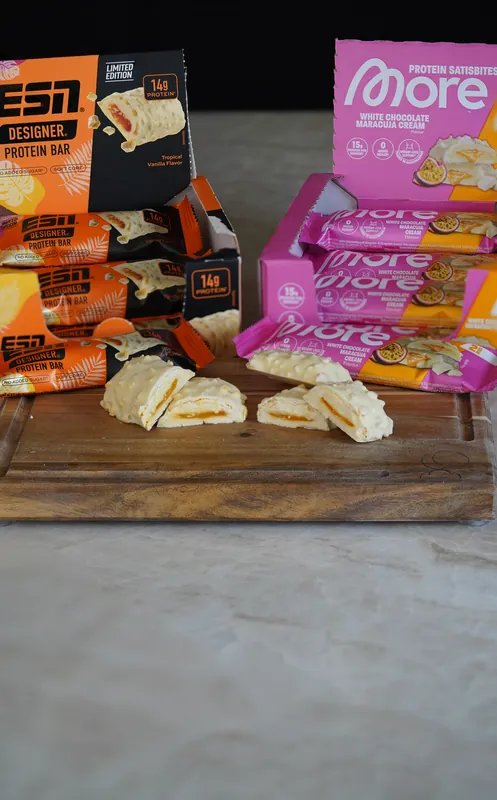 More Protein Satisbites – White Chocolate Maracuja Cream, sammenligning, skåret over